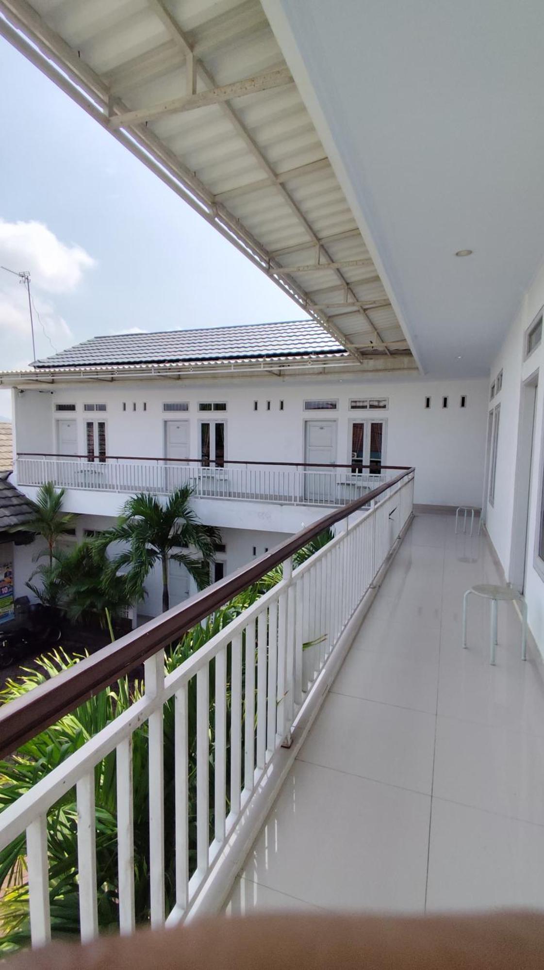Backyard Guest House Banjar  Εξωτερικό φωτογραφία